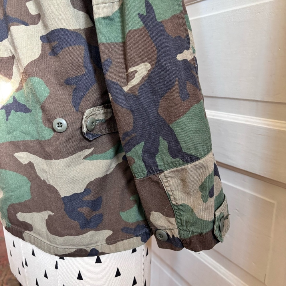 Vintage US ARMY issued
Woodland Camouflage Coat
Size Small - Picture 4 of 14